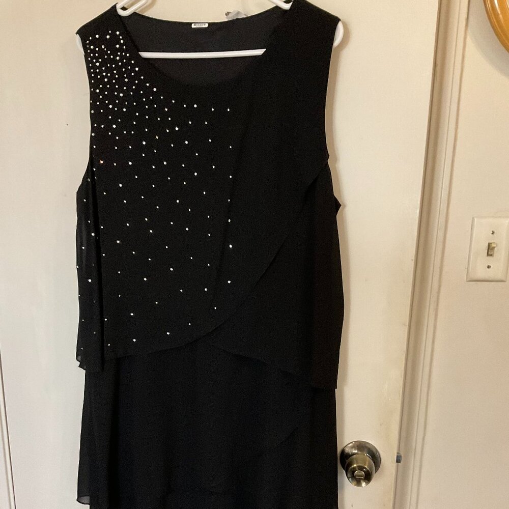 Ladie's Black Cocktail Dress with Jewel Embellishments Size XL NWOT